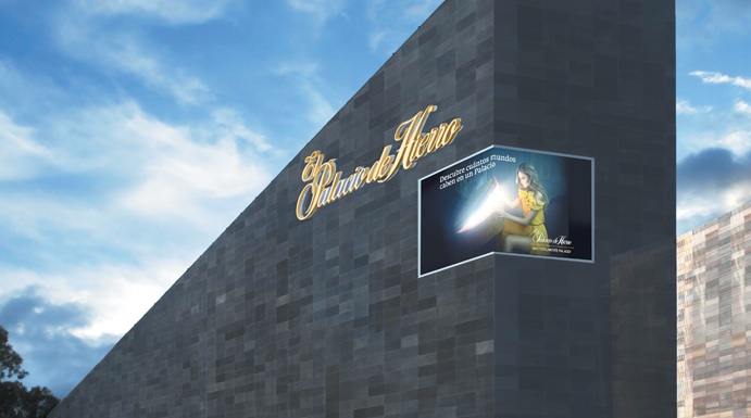 The Palacio de Hierro becomes mexico's most advanced digital viewing mall