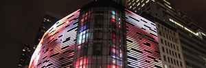 ч&М освещает свой магазин Herald Center с Клеем Паки и Барко