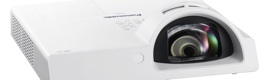 PT-ST10: el nuevo proyector de Panasonic para distancias cortas