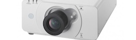 Crambo vai distribuir a nova série 500 Panasonic projetores