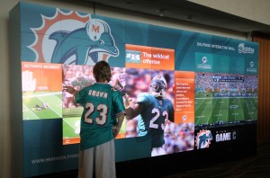 Wall interactivo de los Miami Dolphins con Christie (fotografia: Christie Digital Systems / Arsenal Media)