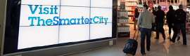 IBM montre sa campagne 'The Smarter City' au Monster Wall Interactif de l’aéroport de Manchester