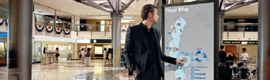 Digitale Bildschirme gewinnen das Spiel zur Offline-Unterstützung in Flughäfen und Einkaufszentren