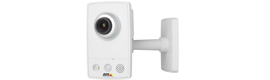 Axis stellt zwei neue kleine und kostengünstige Wireless-Netzwerk-Kameras vor