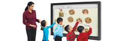 Smart stellt interaktives Smart Board 8055i Flat Panel für Bildungsumgebungen vor