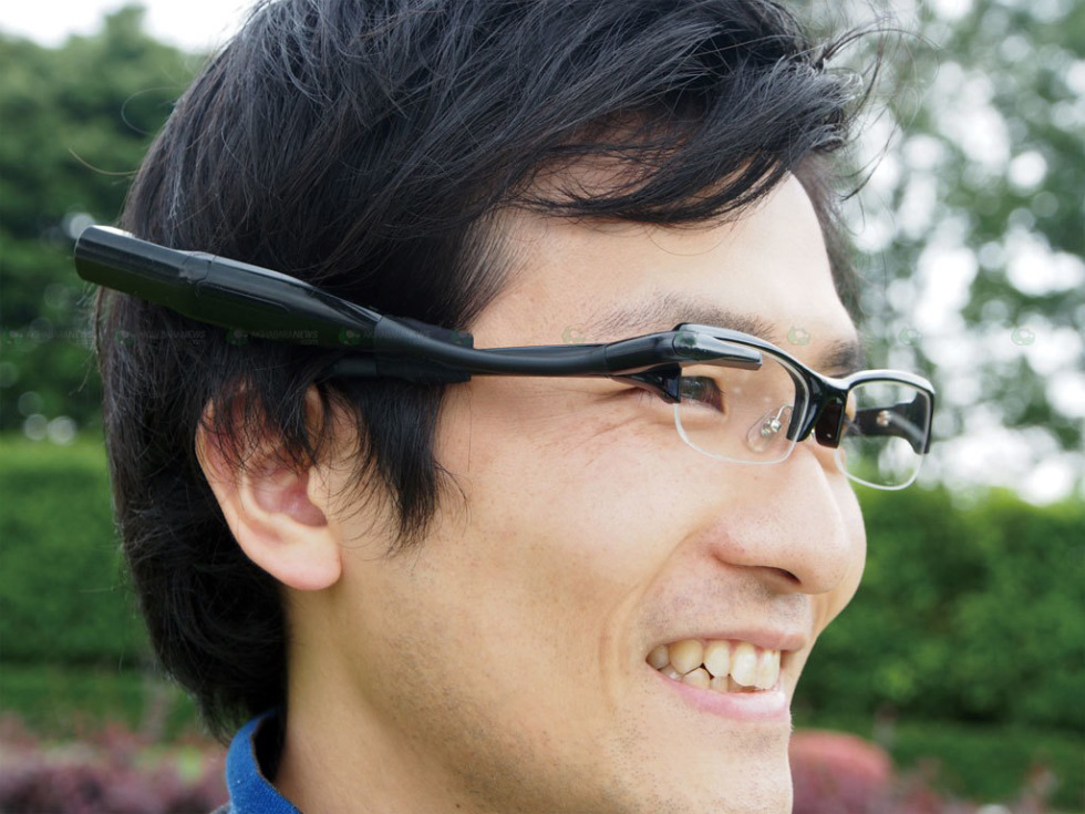 Olympus entra a la guerra de gafas con realidad aumentada