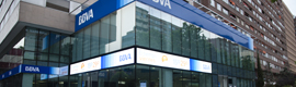 جون ريان يزود BBVA بأطول شاشة LED في إسبانيا