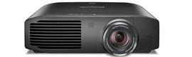 Panasonic дает яркость 2.400 люмены на ваш новый Full HD 3D проектор PT-AT6000E