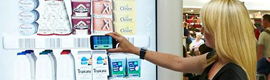 Tesco устанавливает виртуальный супермаркет в аэропорту Гатвик
