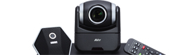 Crambo Visuales wird die Videokonferenzlösungen von AVer Information vertreiben