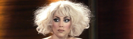 Lo último de Lady Gaga: una peluca de fibra óptica luminosa 