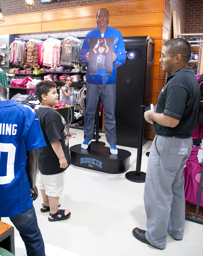 La tienda de deportes para niños Rookie USA emplea el primer asistente  virtual basado en un personaje famoso