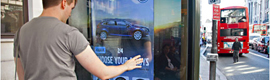 Volvo uses an interactive digital signage campaign for the launch of its new V40 model