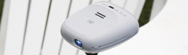 3M and Roku launch a portable streaming projector  