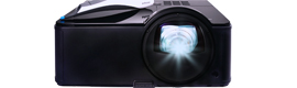 新型 InFocus IN3900 交互式投影机为交互式白板提供了经济实惠的替代方案 