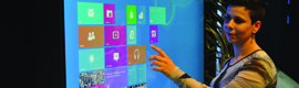 MultiTouch lança as primeiras exibições interativas de 42″ e 55″ totalmente integrado com o Windows 8 