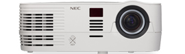NEC 扩展其多媒体投影机系列，包括 VE 系列