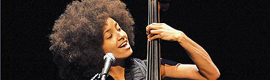 Esperanza Spalding chooses the DPA d microphone: facto for all their live voices 