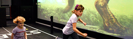 Projektoren von BenQ erwecken eine interaktive Leichtathletikwand im neuen Perot Museum zum Leben