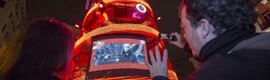 Vodafone planta un árbol de Navidad interactivo en plena Gran Vía madrileña