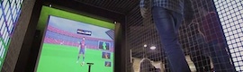 PLAY IT de TMTFactory transforme les visiteurs du Megastore du Barça en joueurs virtuels