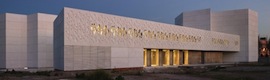 La "facciata multimediale" dello Spazio andaluso per la creazione contemporanea illumina il Guadalquivir