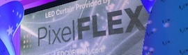 刚性光 8: PixelFlex 柔性户外 LED 显示屏
