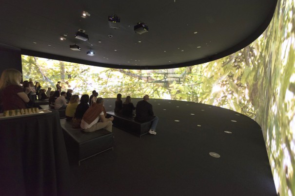 Acciona crea instalacion audiovisual en Monet Garden
