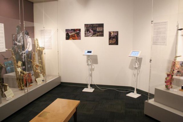Kiosko iPad lilitab en Museum of Making Music Carlsbad