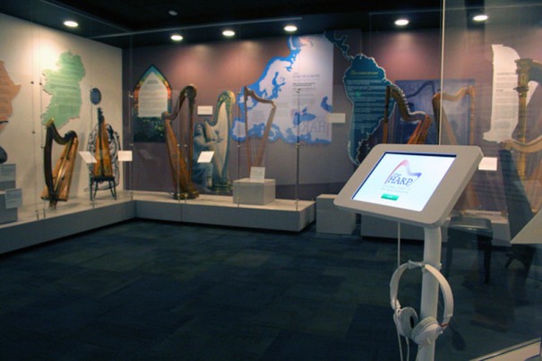 Kiosko iPad lilitab en Museum of Making Music Carlsbad