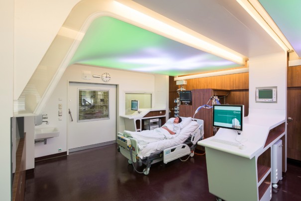 Plafond lumineux Philips dans les hôpitaux