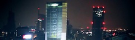 ミラノのピレリタワーは、アディダスのための Recipient.cc の壮大な3Dビデオマッピングで変換します