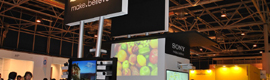 سوني يظهر في شبكة سيمو 2013 المستجدات الإسقاط في تكنولوجيا 3LCD والتفاعل التعاوني 