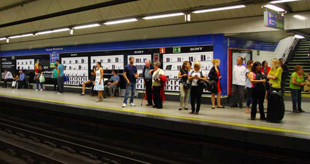 Loja virtual da Sony no metrô de Madrid