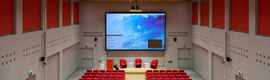يستخدم iGuzzini تقنية كريستي لتوفير سعة 3D لغرفة المؤتمرات التي تم تجديدها