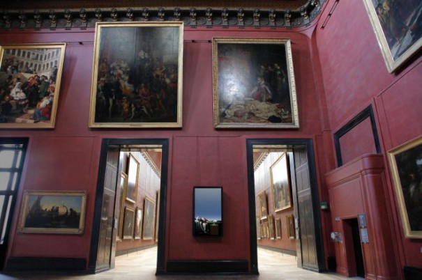 Lady Gaga en el Louvre con BrighSign