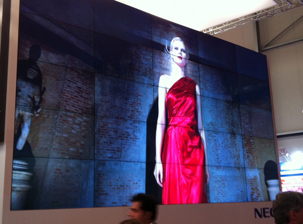 NEC في بورصة اسطنبول 2014 جدار الفيديو