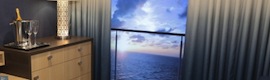 Virtual balconies of 80 " and HD in interior cabins to enjoy the cruise in real time