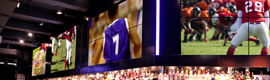 Die Slate Bar in New York installiert zwei Samsung-Videowände, um eine sportlichere Atmosphäre zu bieten