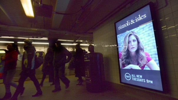 CBS Outdoor y Turner metro New York