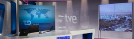 The TVE news services set is renewed and a large 4K video wall is installed as a central element