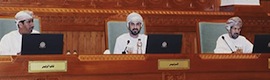 Les moniteurs rétractables Arthur Holm assurent les opérations institutionnelles au Parlement d’Oman