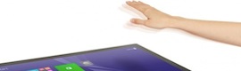 FlatFrog在其多点触控技术中增加了手势识别功能，并对曲面屏幕提供了触摸支持