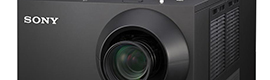 Sony SRX-T423, proyector 4K dual en 3D de alto brillo para grandes recintos comerciales 