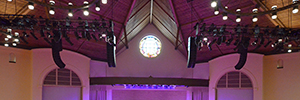 キリストチャペル聖書教会は、L-音響とサウンドシステムを最適化します 