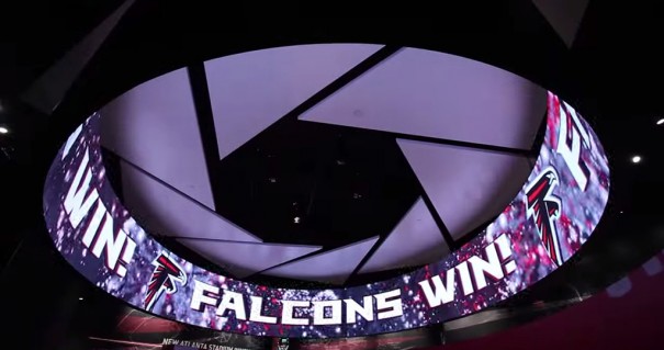 NanoLumens e ICG pantalla LED curva Atlanta Falcons