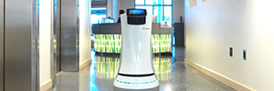 Botlr, el mayordomo robot que atiende el servicio de habitaciones en el hotel Aloft de Cupertino