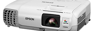 Epson EB-W28: 3LCD projector for the business environment with connectivity to QR codes