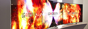 LG präsentiert sich auf der IFA 2014 Ihre gekrümmten OLED-Fernseher mit 4K-Auflösung