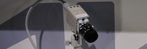 パナソニックは、医療や科学環境のための新しい4K多目的カメラを提示します